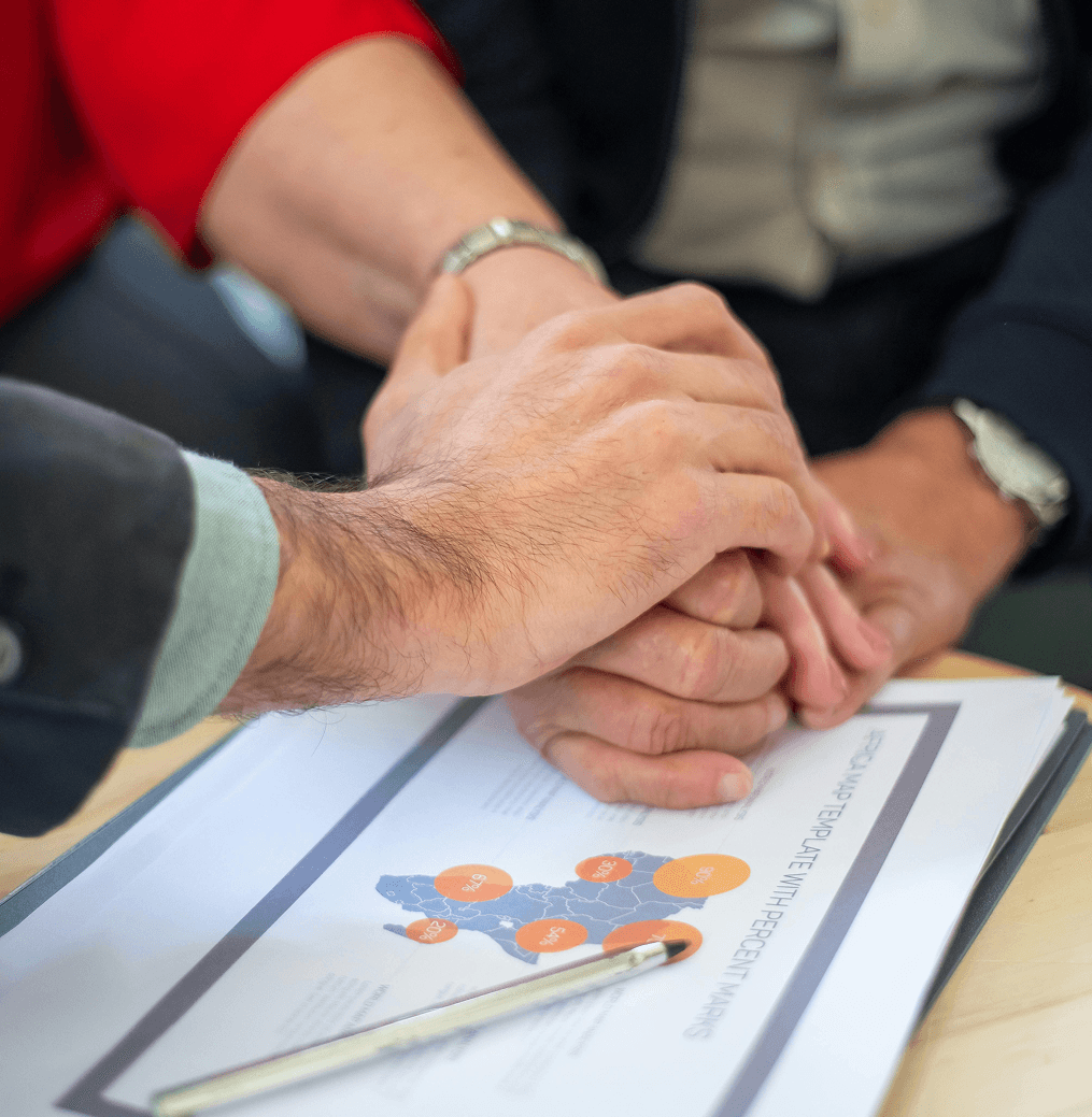 Poignée de mains symbolisant la relation de confiance Vision Financement